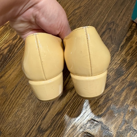 Salvatore Ferragamo vara bow pumps - Picture 6 of 9